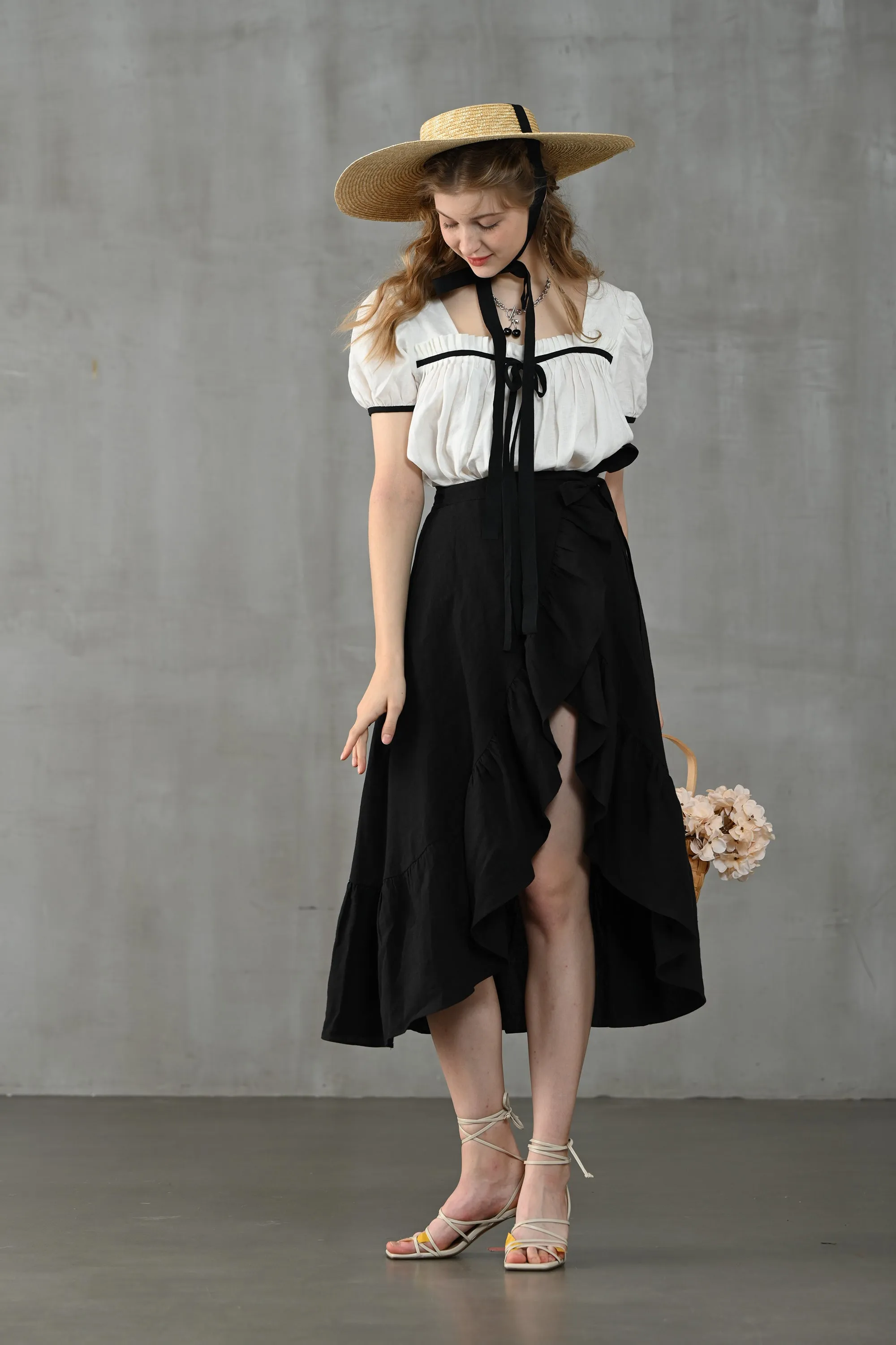 Clover 32 | Wrap linen skirt in black/white