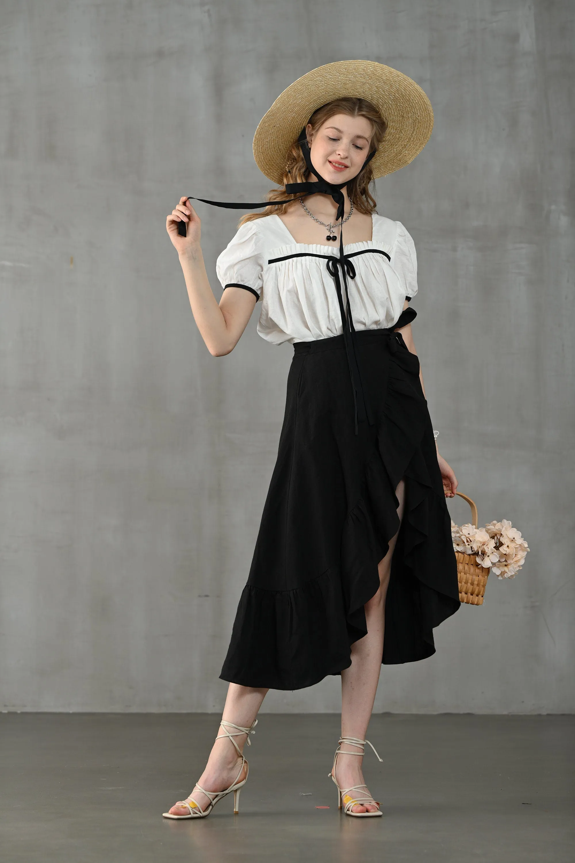 Clover 32 | Wrap linen skirt in black/white