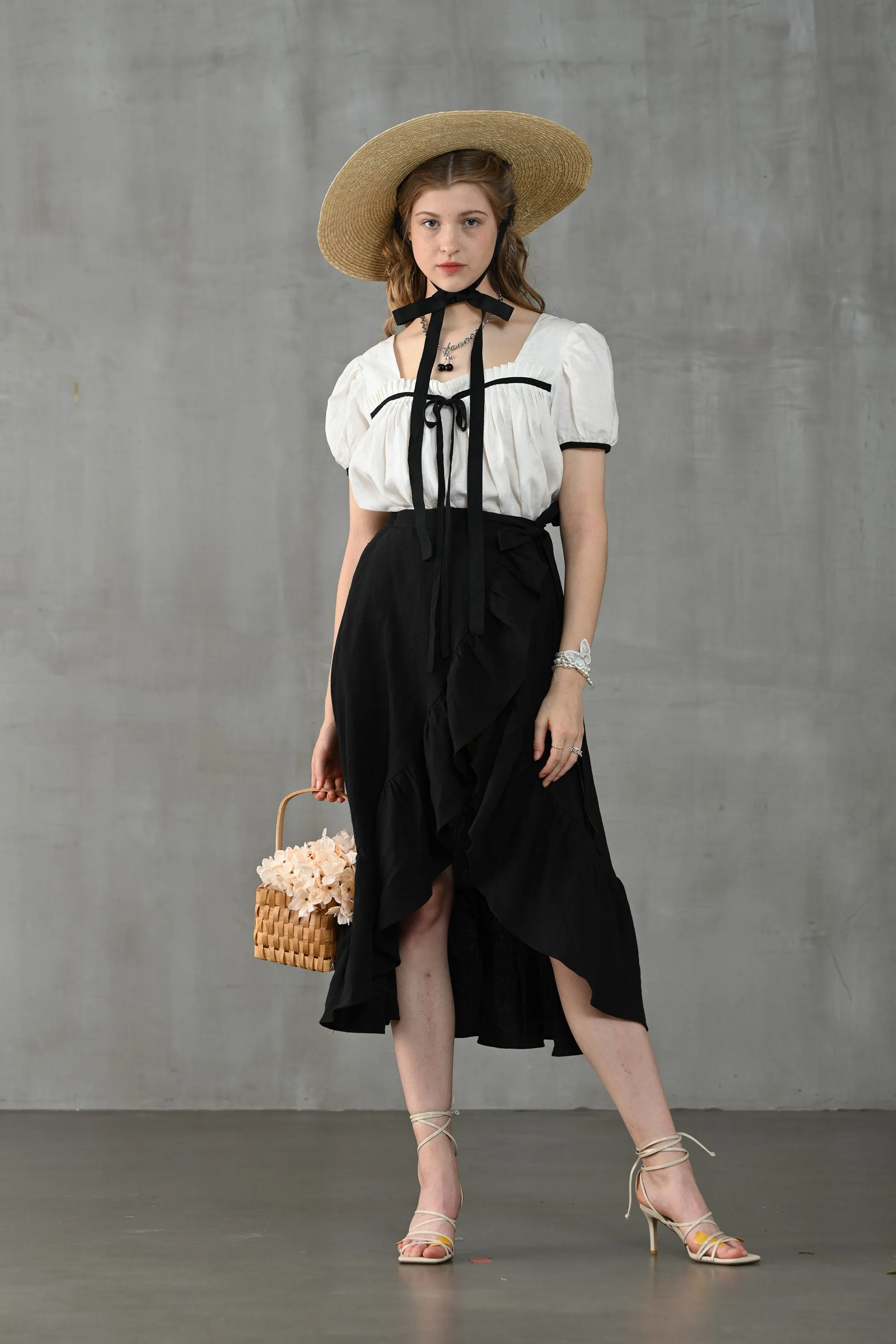 Clover 32 | Wrap linen skirt in black/white