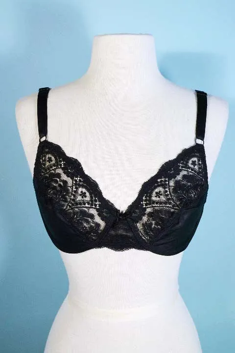 SOLD Vintage 70s Sheer Black Lace Vassarette Bra, Lingerie 34C