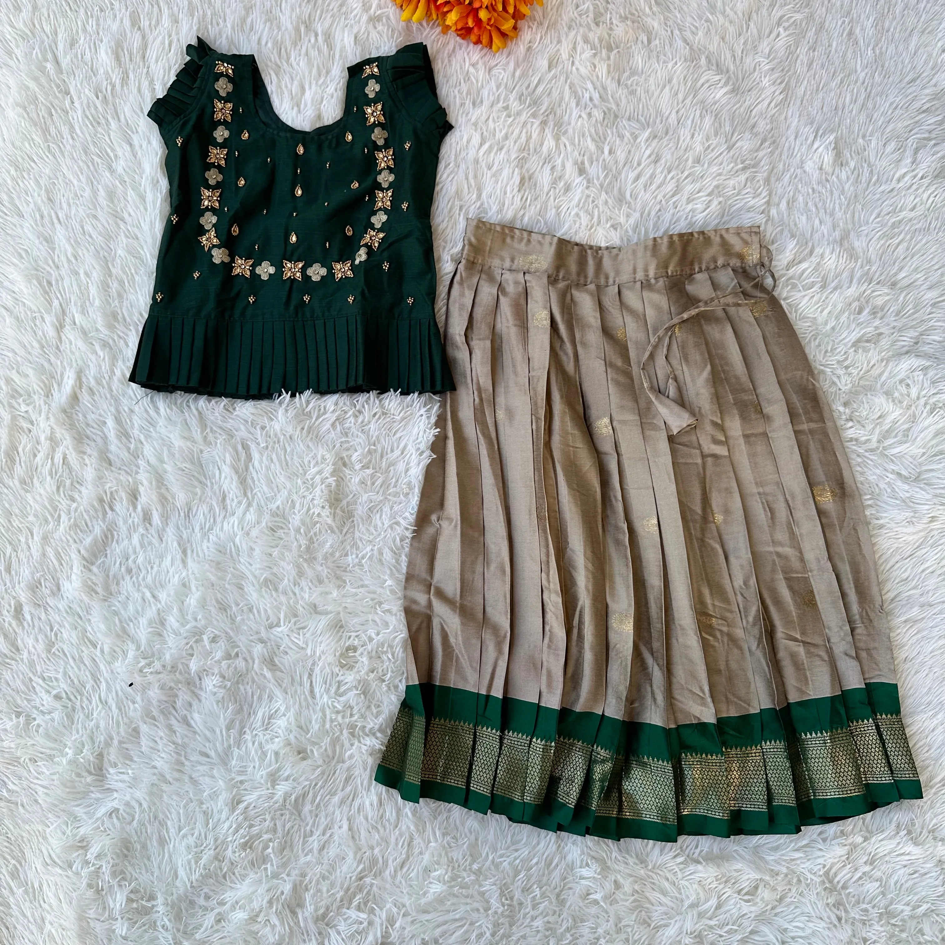 Stylish Fusion: Gray Paithani Silk Skirt, Dark Green Aari Top