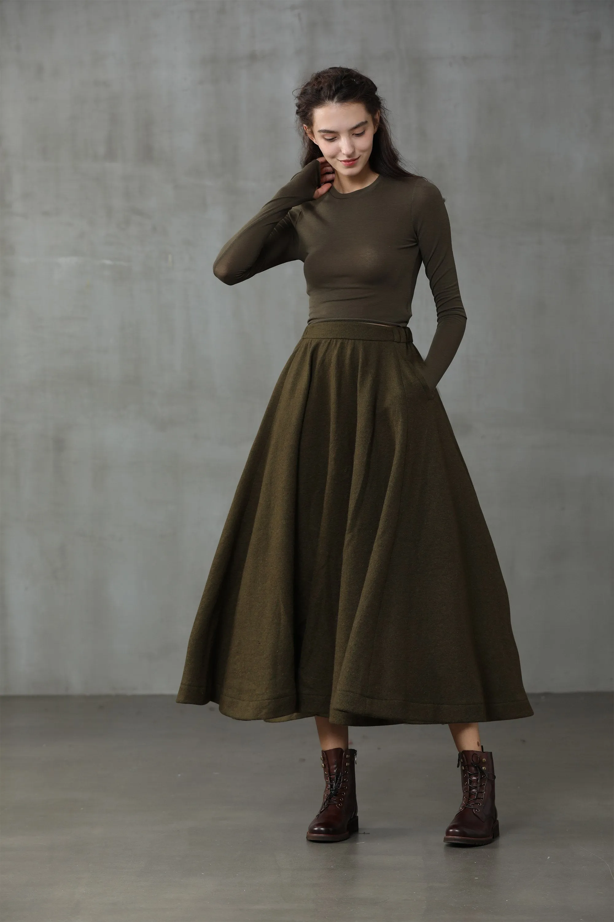 The Soft Lawn 12 | Midi Wool Skirt