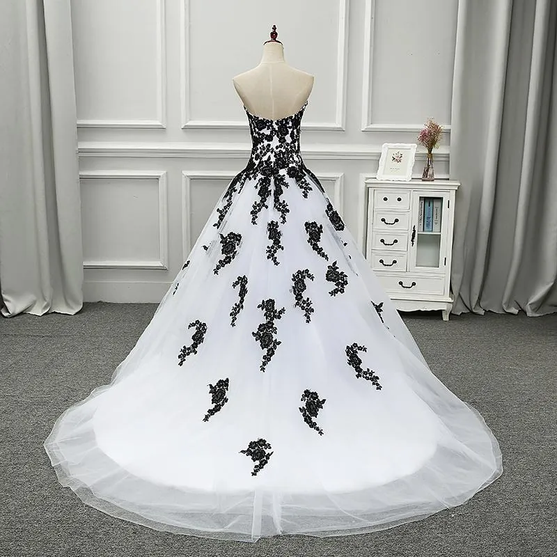 White Black Elegant White and Black Wedding Dresses Appliqued Sweetheart Bridal Gowns Tulle Custom Made